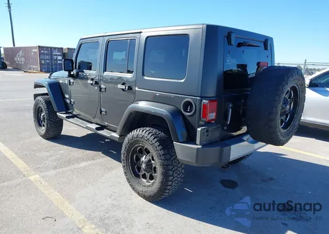 2010 Jeep Wrangler Unlimited Sahara z USA, uszkodzony, nr VIN 1J4BA5H16AL143044